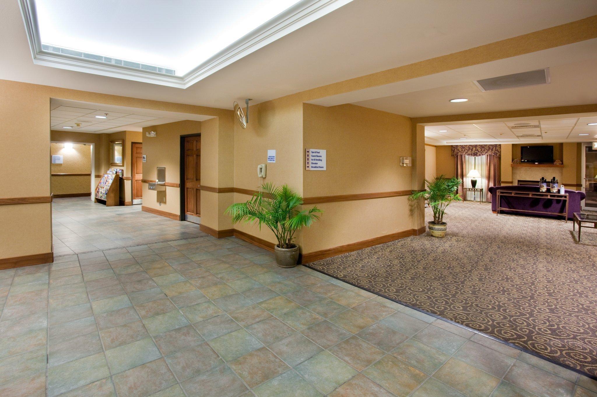 Comfort Inn & Suites Boulder Exterior photo
